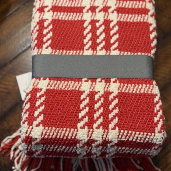 NEW Target Threshold Knit Fringed Throw Blanket 50x60” | Holiday Red White Plaid - Picture 5 of 6